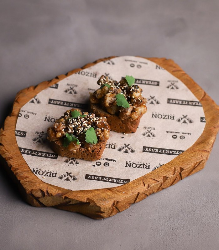 Костный мозг на черном хлебе