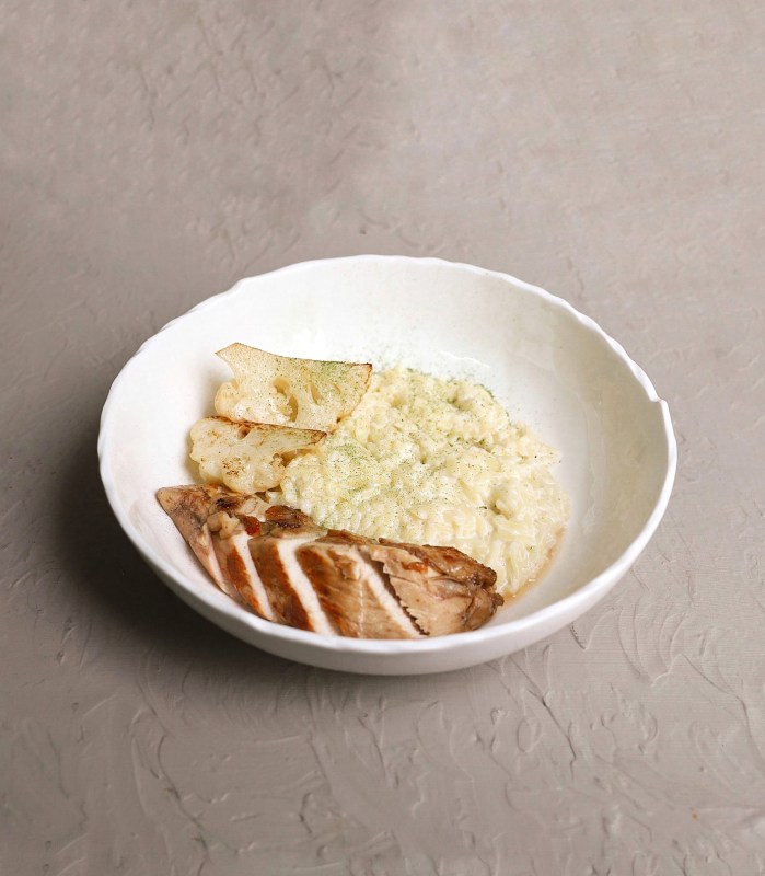 Филе цыплёнка в сливочном соусе с пастой орзо 